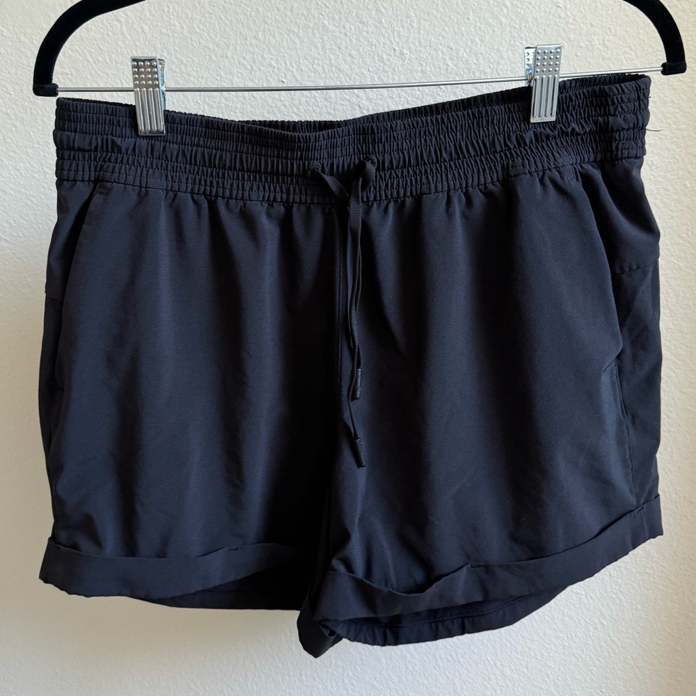 Lululemon Spring Break Away Mid-Rise Short 3"